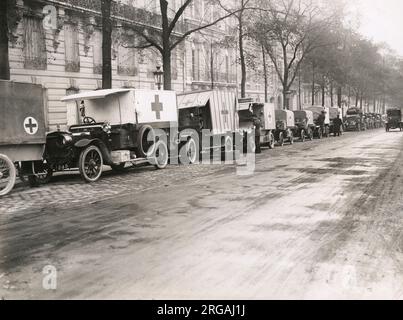 Vintage World War One photograph - WWI: British Red Cross ambulances in Paris Stock Photo