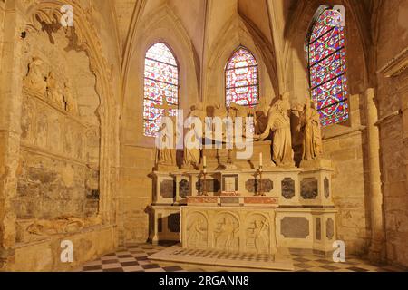 Interior view of a side chapel of the Romanesque St-Trophime Cathedral, Place de la République, Kaiserplatz, Arles, Bouches-du-Rhône, Camargue, Proven Stock Photo