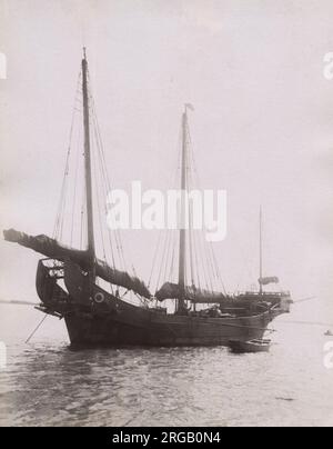 Late 19th century photograph - Chinese junk, trading ship, China. Stock Photo