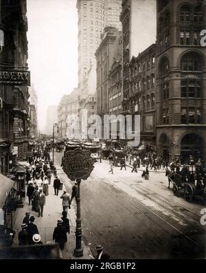 5th avenue new york shopping hi-res stock photography and images - Alamy