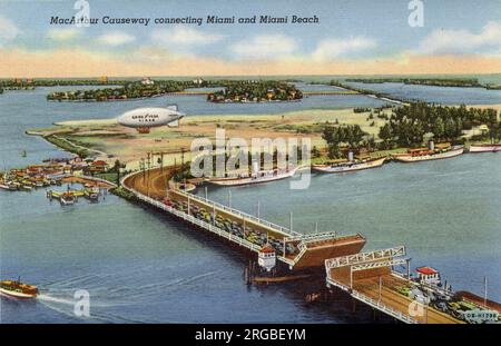 Aerial view of Macarthur Causeway, connecting Miami and Miami Beach, Florida, USA Stock Photo