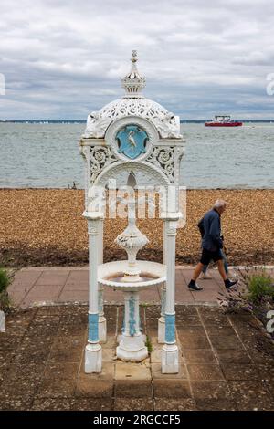 Bognor Water Feature Drinking water fountain on seafront promenade, Bognor Regis, West ...