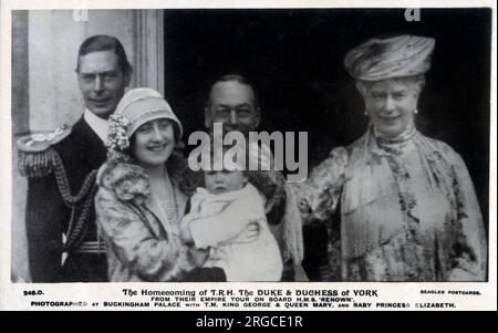 The Homecoming of the Duke and Duchess of York from their Empire Tour to Australia (January to July 1927) on board the HMS Renown - photographed on the balcony of Buckingham Palace reunited with baby Princess Elizabeth, King George V and Queen Mary. Stock Photo