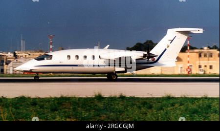 Aeronautica Militare Italiano - Piaggio P-180 Avanti MM62162 (msn 1028), of 303 Gruppo, at RAF Fairford for the Royal International Air Tattoo on 23 July 1999 . (Aeronautica Militare Italiano - Italian Air Force) Stock Photo