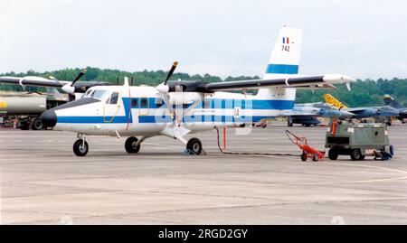 Armee de l'Air - de Havilland Canada DHC-6-300 Twin Otter 742 / IA (msn 742), of Escadron d' Experimentation et de Transport 06/330. (Armee de l'Air - French Air Force) Stock Photo