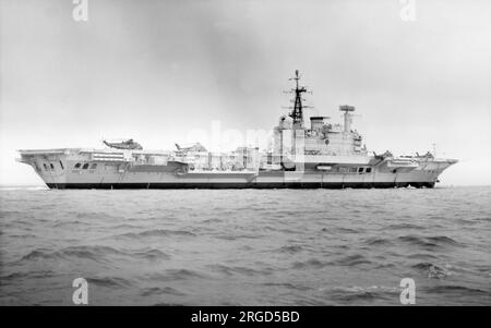 Royal Navy - HMS Hermes R12, a Centaur-class helicopter assault ship (converted from Light Fleet Carrier standard), in September 1973. Stock Photo