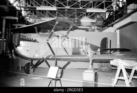 Douglas World Cruiser 23-1232 'New Orleans' - '4' (msn 148), being re-assembled at the USAF Museum, Wright-Patterson Air base. Stock Photo