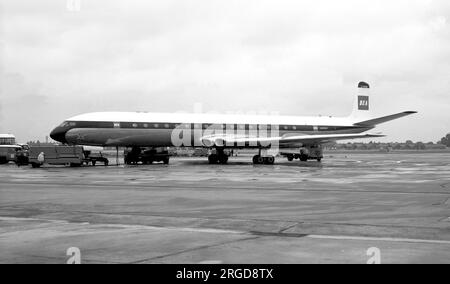 de Havilland DH.106 Comet 4B G-APMB (msn 06422), of BEA Stock Photo