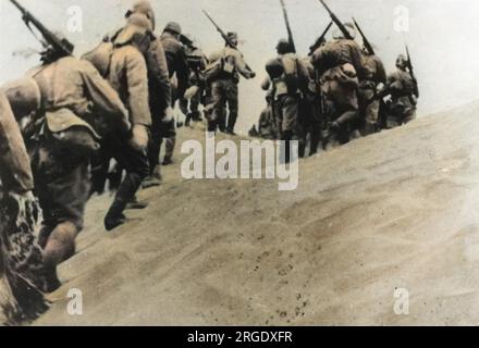 Japanese soldiers in the Ordos Desert, in the north of the Shaanxi province, during the Sino-Japanese War Stock Photo