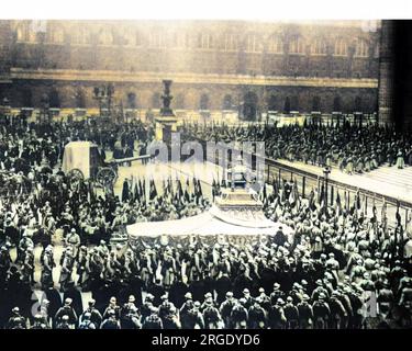 A special ceremony in Paris on Armistice Day 1920, when an unknown soldier was buried under the Arc de Triomphe and the heart of Gambetta (founder of the Third Republic) was placed in the Pantheon. Stock Photo