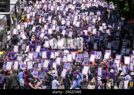 Los Angeles, California, USA. 8th Aug, 2023. Los Angeles city employees march with pickets outside the Los Angeles City Hall on Tuesday. More than 11,000 of Los Angeles city workers walked off the job for a 24-hour strike alleging unfair labor practices. (Credit Image: © Ringo Chiu/ZUMA Press Wire) EDITORIAL USAGE ONLY! Not for Commercial USAGE! Stock Photo