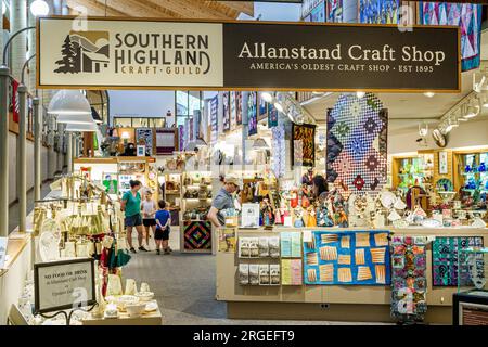 Asheville North Carolina,Blue Ridge Parkway,Folk Art Center centre,Southern Highland Craft Guild,handmade Appalachian Mountains crafts,Allanstand Craf Stock Photo