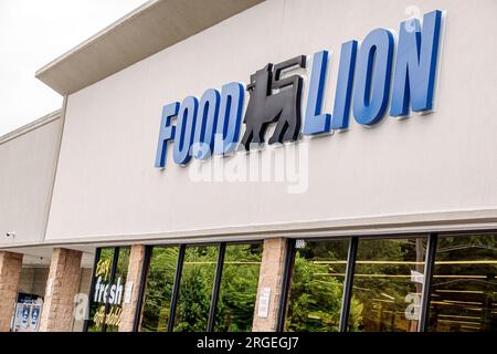 Gastonia North Carolina,Food Lion grocery store supermarket,aisle food market marketplace,business,outside exterior,building front entrance,sign infor Stock Photo