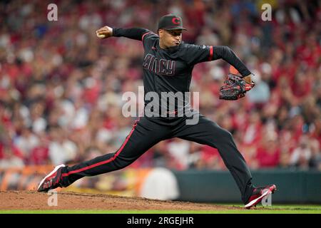 Cincinnati Reds relief pitcher Alexis Diaz (43) throws against the Pittsburgh  Pirates in a baseball game in Cincinnati, Sunday, April 2, 2023. (AP  Photo/Jeff Dean Stock Photo - Alamy