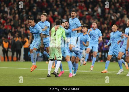 Curitiba, Brazil. 8th Aug, 2023. Players from Bolivar celebrates a score during a penalty kick during a match for the 2023 Copa Libertadores, at Arena da Baixada, in Curitiba. (Credit Image: © Geraldo Bubniak/ZUMA Press Wire) EDITORIAL USAGE ONLY! Not for Commercial USAGE! Stock Photo