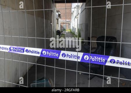 Vilvoorde, Belgium. 09th Aug, 2023. Illustration picture shows the sqaut where a person died yesterday after a fight, in the Kolveniersstraat street in Vilvoorde, Wednesday 09 August 2023. Yesterday police invaded a squatted building, where they found the heavy mutilated body of a person. 14 people armed with bats and knives were arrested. BELGA PHOTO NICOLAS MAETERLINCK Credit: Belga News Agency/Alamy Live News Stock Photo