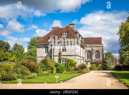 'New' Wolvesey Palace, or Bishop's House, the official residence and office of the Bishop of Winchester, in Winchester, Hampshire, UK. The building wa Stock Photo