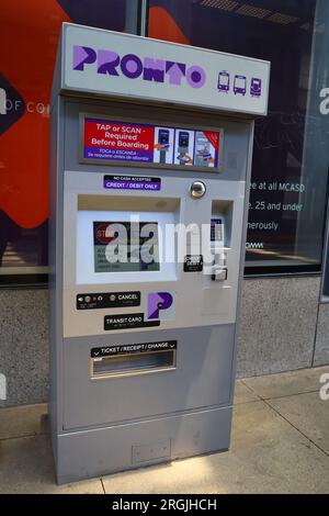 SAN DIEGO, California: San Diego MTS Metropolitan Transit System, , Pronto Ticket Machine and Transit Tap Stock Photo