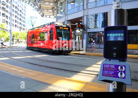 SAN DIEGO, California: San Diego MTS Metropolitan Transit System, Pronto Transit Tap Stock Photo