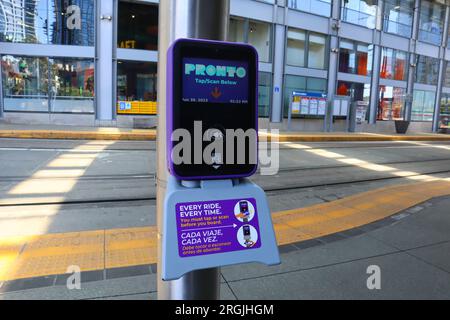 SAN DIEGO, California: San Diego MTS Metropolitan Transit System, Pronto Transit Tap Stock Photo