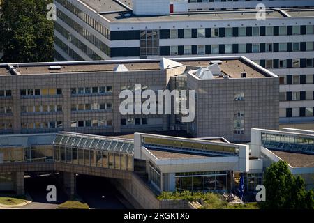 Koblenz, Germany. 10th Aug, 2023. The new building wing of the Federal Office of Bundeswehr Equipment, Information Technology and In-Service Support (BAAINBw) in the Koblenz administrative center. Investigators from the Federal Criminal Police Office have arrested an employee of the agency on suspicion of intelligence agent activities for Russia. The office is also known as the Bundeswehr Procurement Office. Credit: Thomas Frey/dpa/Alamy Live News Stock Photo