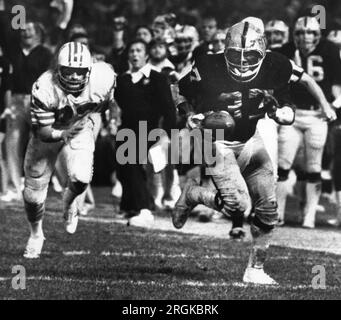 OAKLAND, CA - CIRCA 1980's: Defensive back Lester Hayes of the