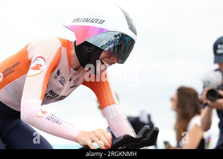 Glasgow, UK. 10th Aug, 2023. Dutch Demi Vollering pictured after the finish of the elite women time trial race at the UCI World Championships Cycling, in Glasgow, Scotland, Thursday 10 August 2023. UCI organizes the worlds with all cycling disciplines, road cycling, indoor cycling, mountain bike, BMX racing, road para-cycling and indoor para-cycling, in Glasgow from 03 to 13 August. BELGA PHOTO DAVID PINTENS Credit: Belga News Agency/Alamy Live News Stock Photo