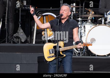 London, UK. 06 Jul, 2023. Pictured: Bruce Springsteen performing at BST Hyde Park. Credit: Justin Ng/Alamy Stock Photo