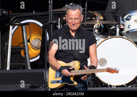 London, UK. 06 Jul, 2023. Pictured: Bruce Springsteen performing at BST Hyde Park. Credit: Justin Ng/Alamy Stock Photo