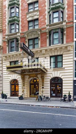 Midtown South: Hotel Grand Union, 34 East 32nd Street, is the renovated Beaux Arts landmark St. Louis Hotel of 1905. Stock Photo