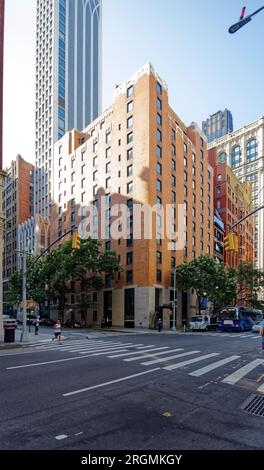 Midtown South: 129-131 Madison Avenue is a mixed use building holding Hotel AKA NoMad, apartments, and Madison Avenue Baptist Church. Stock Photo