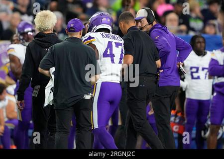 Minnesota Vikings linebacker William Kwenkeu (47) plays against