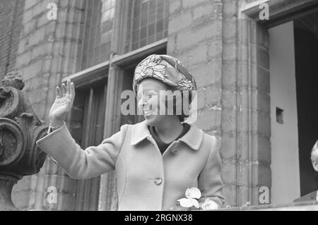 Beatrix and Claus pay a three-day working visit to Zeeland during a visit to Tholen, Beatrix waves to crowd ca. September 1972 Stock Photo
