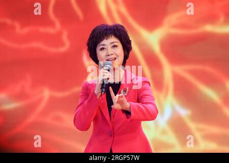 Luannan, November 28, 2012: The famous Peking Opera artist Li Shengsu was performing Beijing Opera ' Drunken Beauty ' selections, in the Chengzhaocai Stock Photo