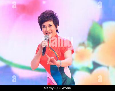 Luannan, November 28, 2012: The famous Peking Opera artist Luo Huiqin was performing Beijing Opera ' flowers for the media ' selections, in the Chengz Stock Photo