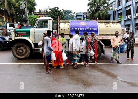 Bandarban, Bandarban Sadar, Bangladesh. 10th Aug, 2023.  Fresh water shortage after flood in Bandarban, Bangladesh.Credit: ZUMA Press/Alamy Live News Stock Photo