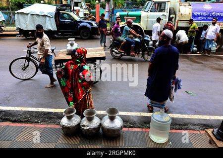 Bandarban, Bandarban Sadar, Bangladesh. 10th Aug, 2023.  Fresh water shortage after flood in Bandarban, Bangladesh.Credit: ZUMA Press/Alamy Live News Stock Photo