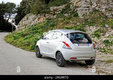 Lancia to reveal new Ypsilon small car in February in European