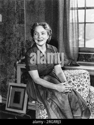 Hollywood, California:  September 23, 1954 First lady of the stage Helen Hayes stars in 'What Every Woman Knows' at the Huntington Hartford theatre. Stock Photo