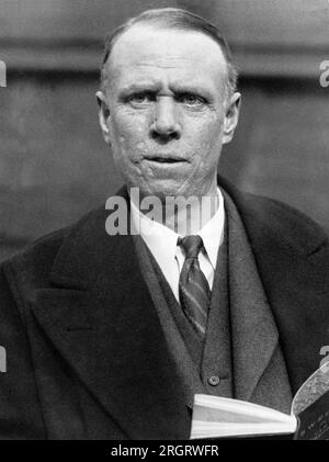 United States:  c. 1930 A portrait of writer, novelist, playwright and 1930 Nobel Prize winner Sinclair Lewis. Stock Photo