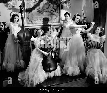 Dorothy Morris, Frances Rafferty, Marsha Hunt, Cecilia Parker, Kathryn Grayson, Peggy Moran, on-set of the Film, 'Seven Sweethearts', MGM, 1942 Stock Photo