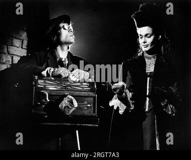 Tony Calvin, Martine Beswick, on-set of the British Film, 'Dr. Jekyll and Sister Hyde', MGM-EMI Distributors, 1971 Stock Photo