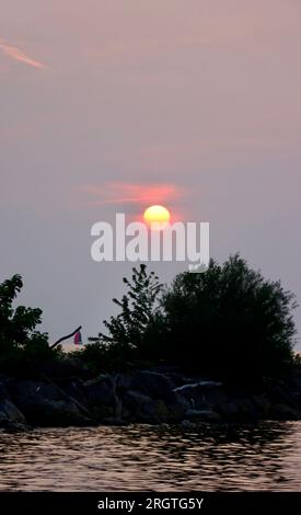 Cloudy sunset on Clifton Beach in Lakewood, Ohio, in August 2023 Stock Photo