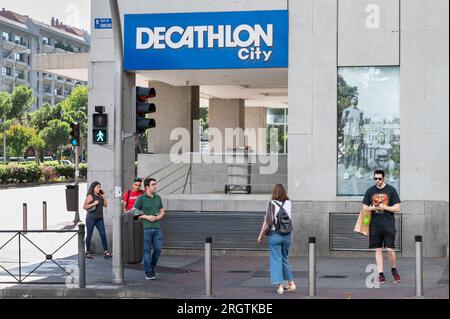 People shop at Cotton On clothes shop in Melbourne Australia Stock Photo -  Alamy