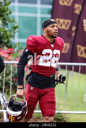 Washington Commanders safety Darrick Forrest (22) defends against