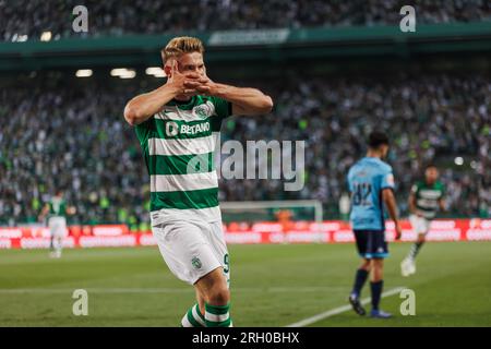 Viktor Gyokeres celebrates after scoring his first goal during Liga  Portugal 23/24 game between Sporting CP and FC Vizela at Estadio Jose  Alvalade Stock Photo - Alamy