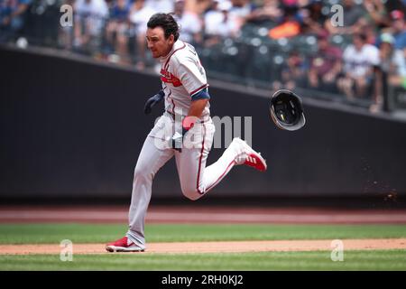 New York Mets pitcher Denyi Reyes throws against the Atlanta