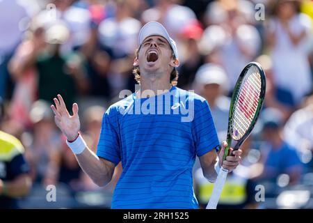 Toronto, Canada. 12th Aug, 2023. Toronto Blue Jays starting pitcher Chris  Bassitt (40) reacts after giving up a three-run home run to Chicago Cubs  shortstop Dansby Swanson, not shown, during fourth inning