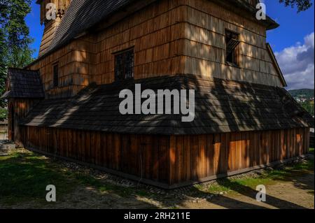 Wood pegs hi-res stock photography and images - Alamy