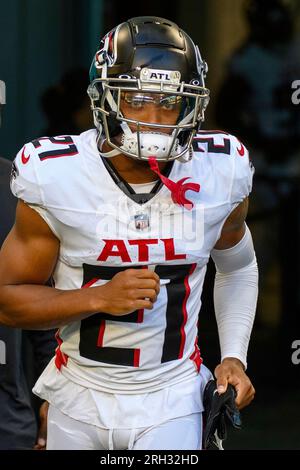 Atlanta Falcons cornerback Mike Hughes (21) works during the first half ...